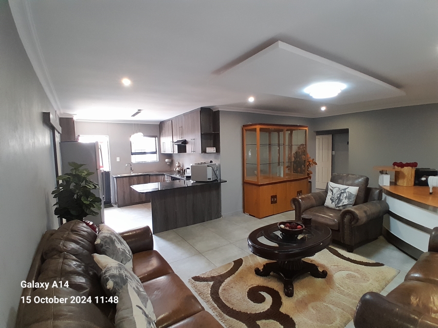 6 Bedroom Property for Sale in Protea Park North West